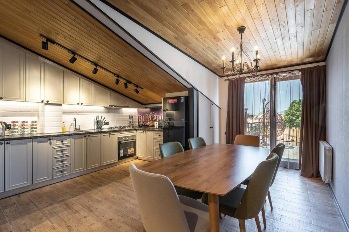3Br Apt W Huge Terrace & Magnificent Views Tbilisi Exterior foto