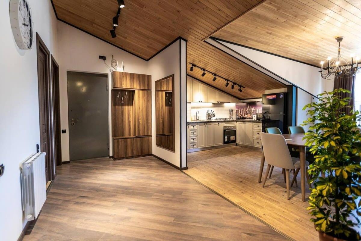 3Br Apt W Huge Terrace & Magnificent Views Tbilisi Exterior foto