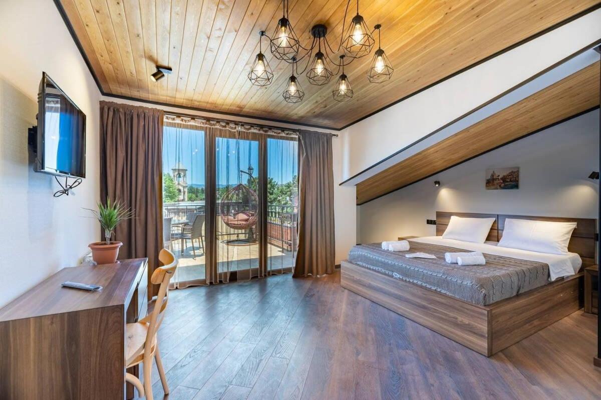 3Br Apt W Huge Terrace & Magnificent Views Tbilisi Exterior foto